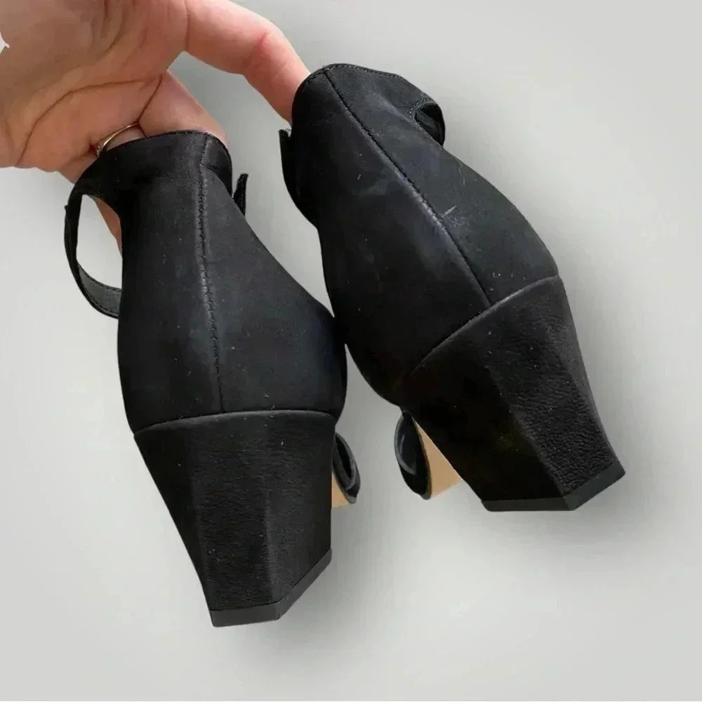 EILEEN FISHER Viva Ankle Strap Sandal Nubuk Black Sz 9.5 - Picture 4 of 7
